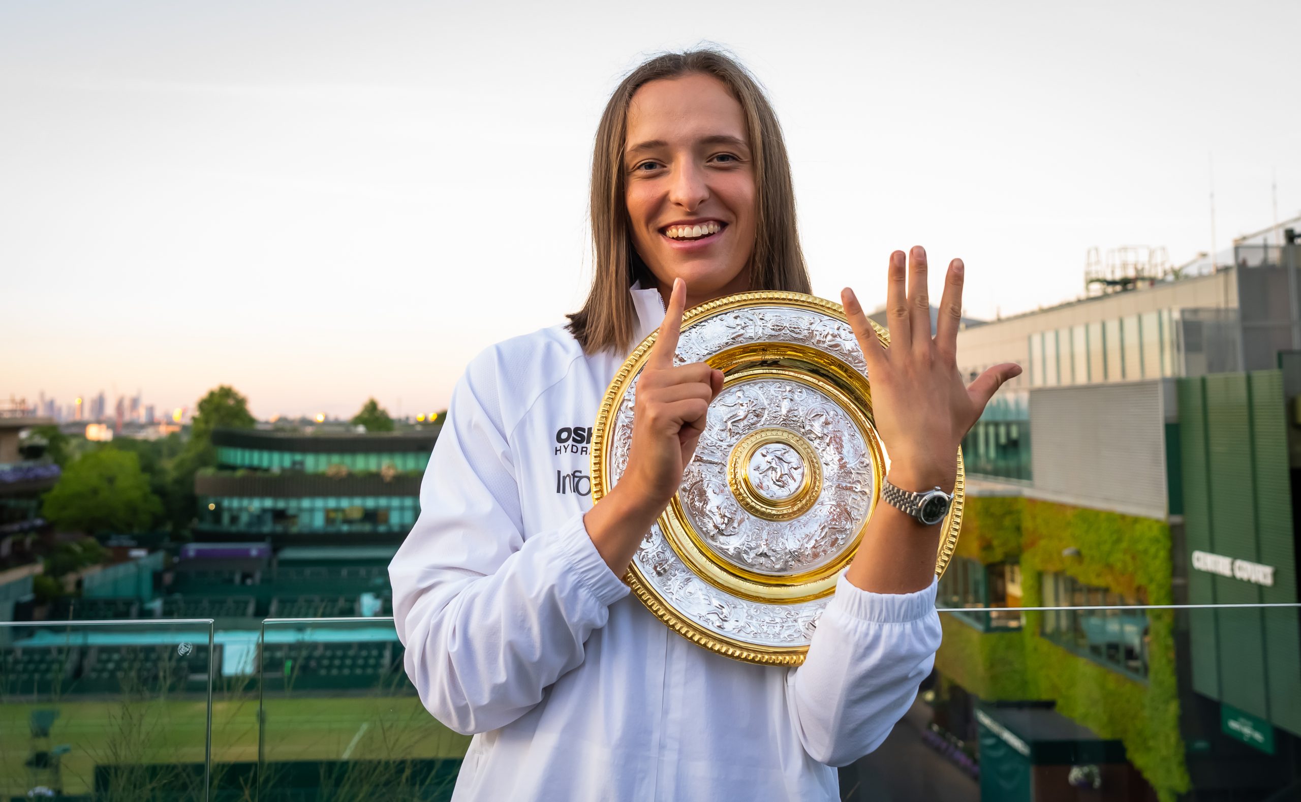 Świątek arrasa en la final femenina de Wimbledon